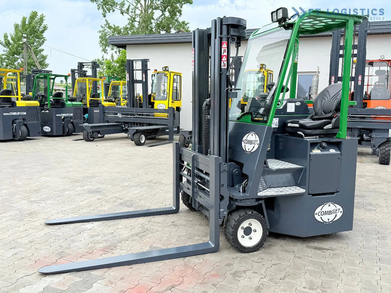Combilift CB3000 / DIESEL / TRIPLEX 4900MM / FULL FREE LIFT / SIDE SHIFT / FORK POSITIONER / 1500MM FORKS / LIKE NEW CB3000 / DIESEL / TRI - 4-weg zijlader: afbeelding 2 Combilift CB3000 / DIESEL / TRIPLEX 4900MM / FULL FREE LIFT / SIDE SHIFT / FORK POSITIONER / 1500MM FORKS / LIKE NEW CB3000 / DIESEL / TRI - 4-weg zijlader: afbeelding 2
