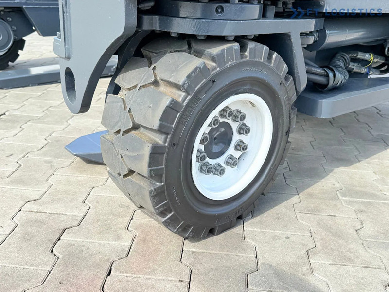 Combilift COMBILIFT C3500 – DUPLEX 4100mm – Year 2016 – 6779 hours – GAS – EXTENDABLE FORKS 800 / 1100MM – CABIN – HEATING + AIR CONDITION - 4-weg zijlader: afbeelding 4 Combilift COMBILIFT C3500 – DUPLEX 4100mm – Year 2016 – 6779 hours – GAS – EXTENDABLE FORKS 800 / 1100MM – CABIN – HEATING + AIR CONDITION - 4-weg zijlader: afbeelding 4