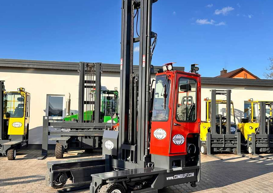 Combilift COMBILIFT C4000 – TRIPLEX 9300 mm – Year 2017 – GAS – FREE LIFT – FORK SIDE SHIFT – CONDITION 5/5 - 4-weg zijlader: afbeelding 1 Combilift COMBILIFT C4000 – TRIPLEX 9300 mm – Year 2017 – GAS – FREE LIFT – FORK SIDE SHIFT – CONDITION 5/5 - 4-weg zijlader: afbeelding 1