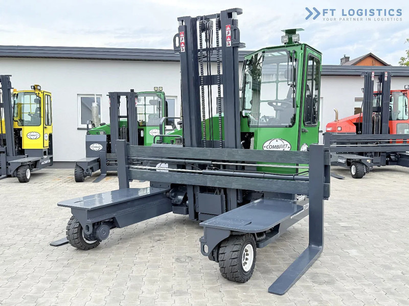 Combilift Combilift C4500 / DIESEL / DUPLEX 4000MM / WIDE FORK POSITIONER / HEATING / FULL CABIN / PERFECT CONDITION / Wide range of four- - 4-weg zijlader: afbeelding 4 Combilift Combilift C4500 / DIESEL / DUPLEX 4000MM / WIDE FORK POSITIONER / HEATING / FULL CABIN / PERFECT CONDITION / Wide range of four- - 4-weg zijlader: afbeelding 4