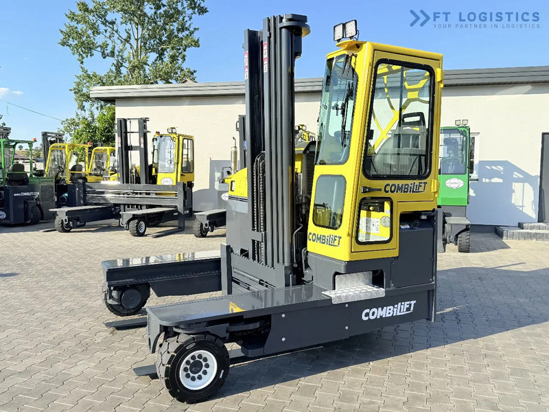Combilift Combilift C5000 / DIESEL / TRIPLEX 6000MM / FREE LIFT / FORK POSITIONER / BUILT-IN SCALE / HEATING / FULL CABIN / PERFECT CONDIT - 4-weg zijlader: afbeelding 5 Combilift Combilift C5000 / DIESEL / TRIPLEX 6000MM / FREE LIFT / FORK POSITIONER / BUILT-IN SCALE / HEATING / FULL CABIN / PERFECT CONDIT - 4-weg zijlader: afbeelding 5