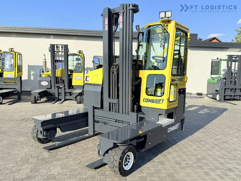 Combilift Combilift C5000 / DIESEL / TRIPLEX 6000MM / FREE LIFT / FORK POSITIONER / BUILT-IN SCALE / HEATING / FULL CABIN / PERFECT CONDIT - 4-weg zijlader: afbeelding 1 Combilift Combilift C5000 / DIESEL / TRIPLEX 6000MM / FREE LIFT / FORK POSITIONER / BUILT-IN SCALE / HEATING / FULL CABIN / PERFECT CONDIT - 4-weg zijlader: afbeelding 1