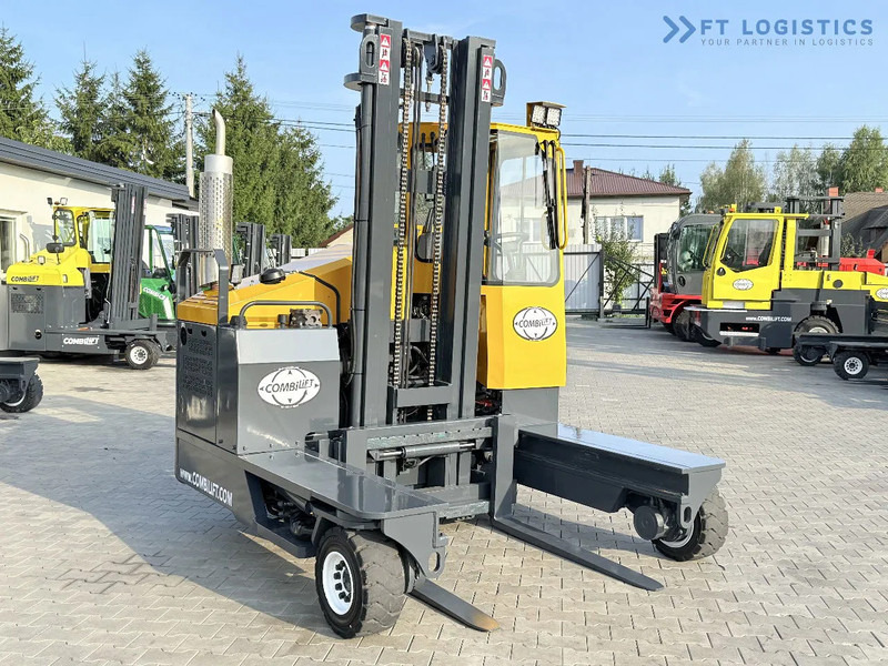 Combilift Combilift FOUR-WAY MULTIDIRECTIONAL FORKLIFT C4000 / GAS / DUPLEX 4500MM / ONLY 6604 HOURS / SIDE SHIFT / FULL CABIN / PERFECT C - 4-weg zijlader: afbeelding 5 Combilift Combilift FOUR-WAY MULTIDIRECTIONAL FORKLIFT C4000 / GAS / DUPLEX 4500MM / ONLY 6604 HOURS / SIDE SHIFT / FULL CABIN / PERFECT C - 4-weg zijlader: afbeelding 5