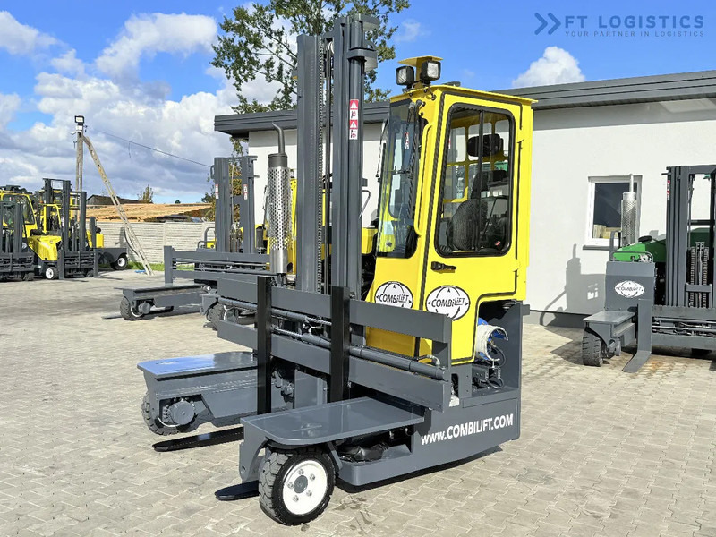 Combilift FOUR-WAY / MULTI-DIRECTIONAL FORKLIFT / ONLY 491 HOURS / C2500 / GAS / DUPLEX 4600MM / SHORT – ONLY 1900MM / WIDTH 2700MM WITH F - 4-weg zijlader: afbeelding 3 Combilift FOUR-WAY / MULTI-DIRECTIONAL FORKLIFT / ONLY 491 HOURS / C2500 / GAS / DUPLEX 4600MM / SHORT – ONLY 1900MM / WIDTH 2700MM WITH F - 4-weg zijlader: afbeelding 3