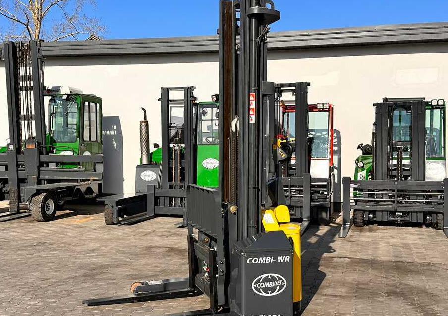 Combilift WR-4 / DUPLEX / 4.5M / 2017 / ONLY 30 HOURS / LIKE NEW / 1500KG - Stapelaar: afbeelding 2 Combilift WR-4 / DUPLEX / 4.5M / 2017 / ONLY 30 HOURS / LIKE NEW / 1500KG - Stapelaar: afbeelding 2