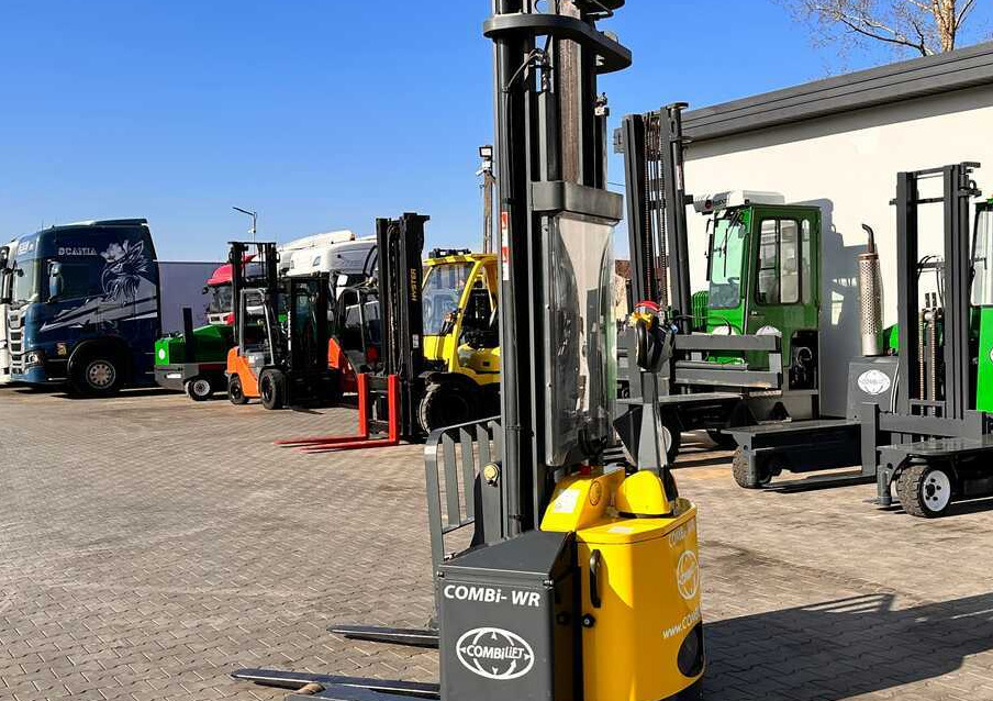 Combilift WR-4 / DUPLEX / 4.5M / 2017 / ONLY 30 HOURS / LIKE NEW / 1500KG - Stapelaar: afbeelding 4 Combilift WR-4 / DUPLEX / 4.5M / 2017 / ONLY 30 HOURS / LIKE NEW / 1500KG - Stapelaar: afbeelding 4