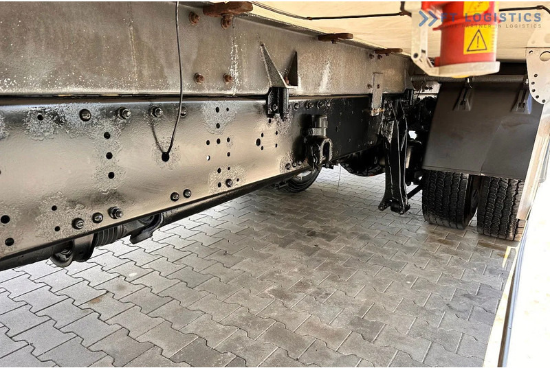 Koelwagen vrachtwagen Iveco Stralis 420 STRALIS 420 / Refrigerated Truck / Carrier Supra 950 / 19 Pallets / Tail Lift / Tires: afbeelding 7 Koelwagen vrachtwagen Iveco Stralis 420 STRALIS 420 / Refrigerated Truck / Carrier Supra 950 / 19 Pallets / Tail Lift / Tires: afbeelding 7