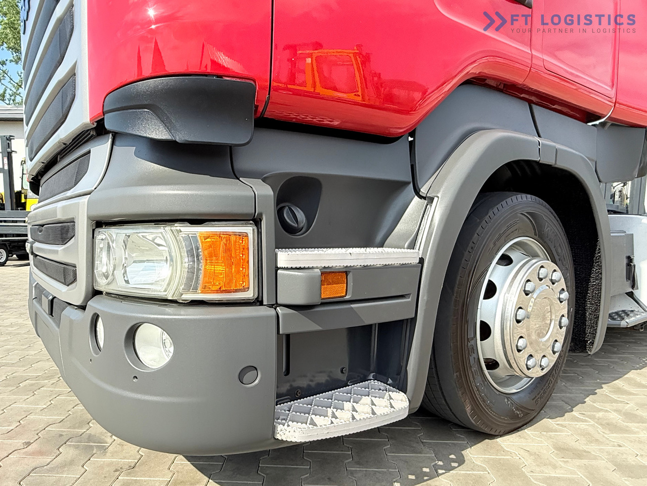 SCANIA R450 / LOW-DECK / RETARDER / 1200L FUEL TANKS / TWO BEDS / 80% TYRES / FRIDGE / PARKING AIR CONDITIONING / WEBASTO / EXCELLENT CONDITION - Trekker: afbeelding 5 SCANIA R450 / LOW-DECK / RETARDER / 1200L FUEL TANKS / TWO BEDS / 80% TYRES / FRIDGE / PARKING AIR CONDITIONING / WEBASTO / EXCELLENT CONDITION - Trekker: afbeelding 5
