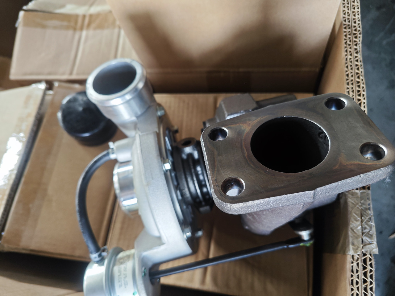CATERPILLAR 482-0233 - Turbolader voor Graafmachine: afbeelding 4 CATERPILLAR 482-0233 - Turbolader voor Graafmachine: afbeelding 4