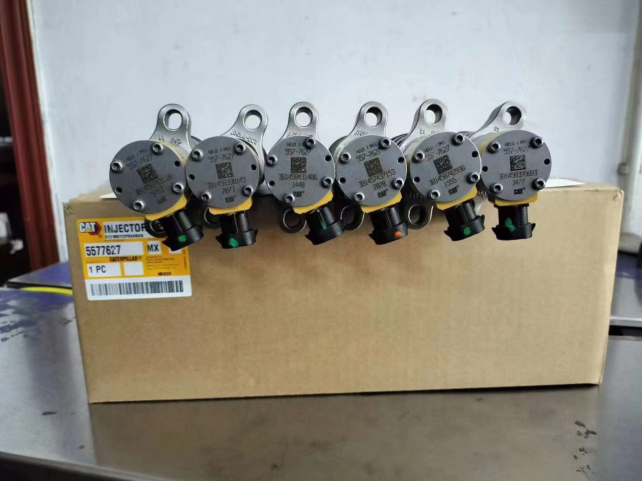 CATERPILLAR 557-7627 - Injector voor Graafmachine: afbeelding 3 CATERPILLAR 557-7627 - Injector voor Graafmachine: afbeelding 3