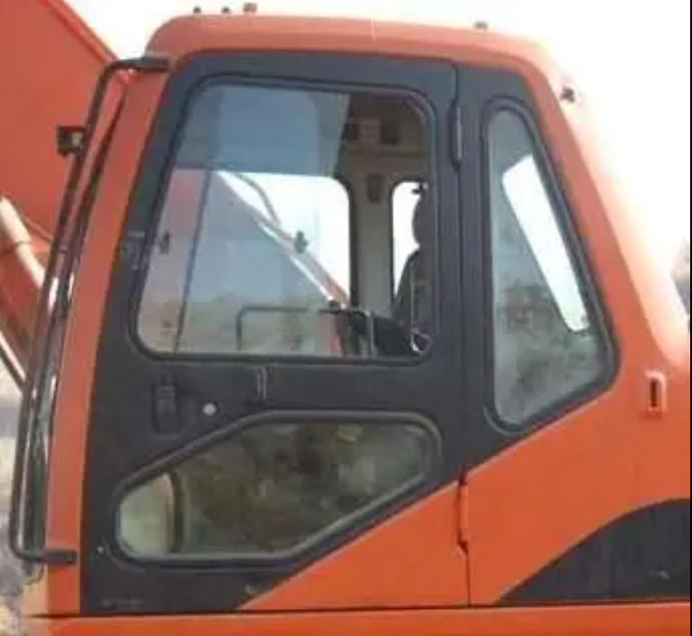 DOOSAN DX225 - Cabine voor Graafmachine: afbeelding 2 DOOSAN DX225 - Cabine voor Graafmachine: afbeelding 2