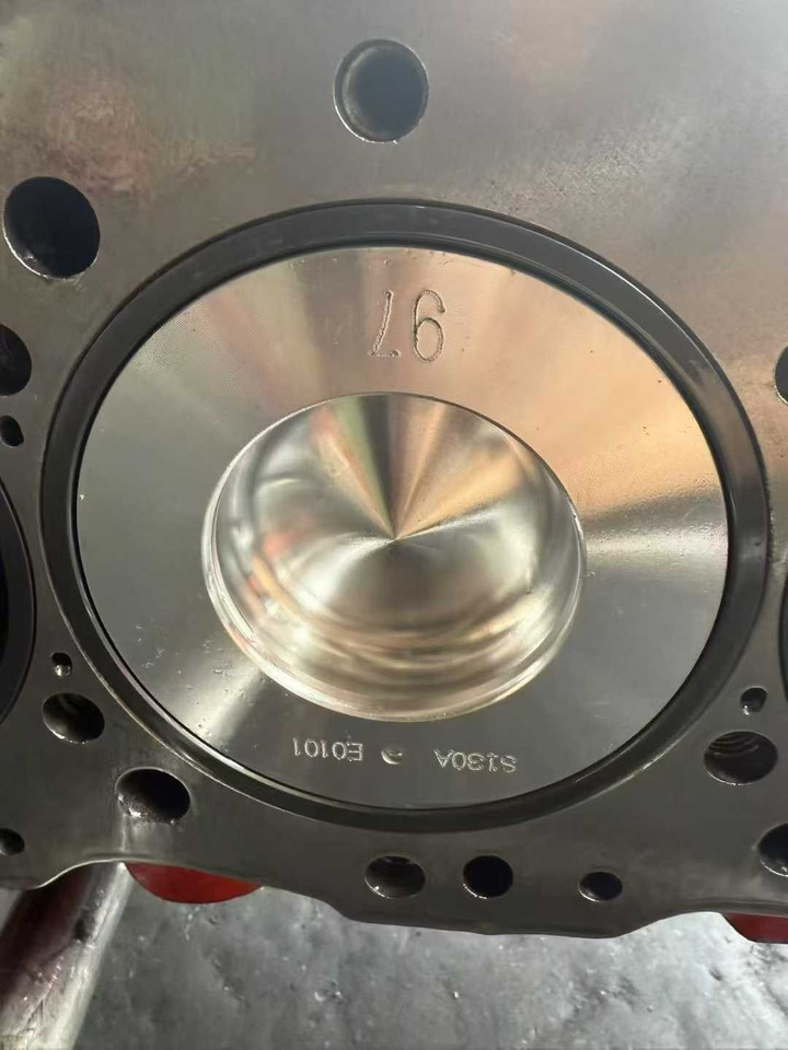 HINO J05E 11401-E0702 - Cilinderblok voor Graafmachine: afbeelding 4 HINO J05E 11401-E0702 - Cilinderblok voor Graafmachine: afbeelding 4