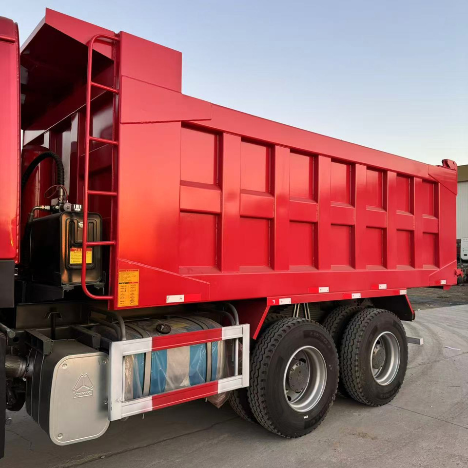 HOWO 371 6*4 - Kipper vrachtwagen: afbeelding 4 HOWO 371 6*4 - Kipper vrachtwagen: afbeelding 4