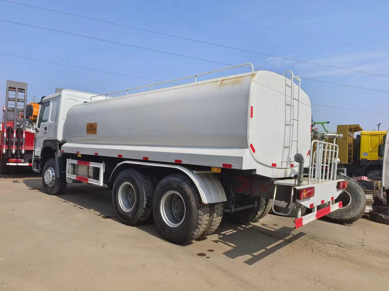 HOWO 6×4 ,20 cubic meters - Tankwagen: afbeelding 4 HOWO 6×4 ,20 cubic meters - Tankwagen: afbeelding 4