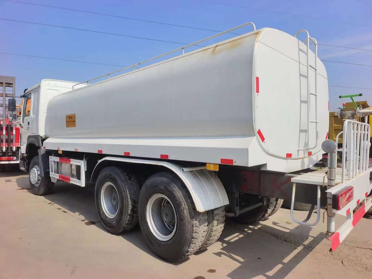 HOWO 6×4 ,20 cubic meters - Tankwagen: afbeelding 1 HOWO 6×4 ,20 cubic meters - Tankwagen: afbeelding 1