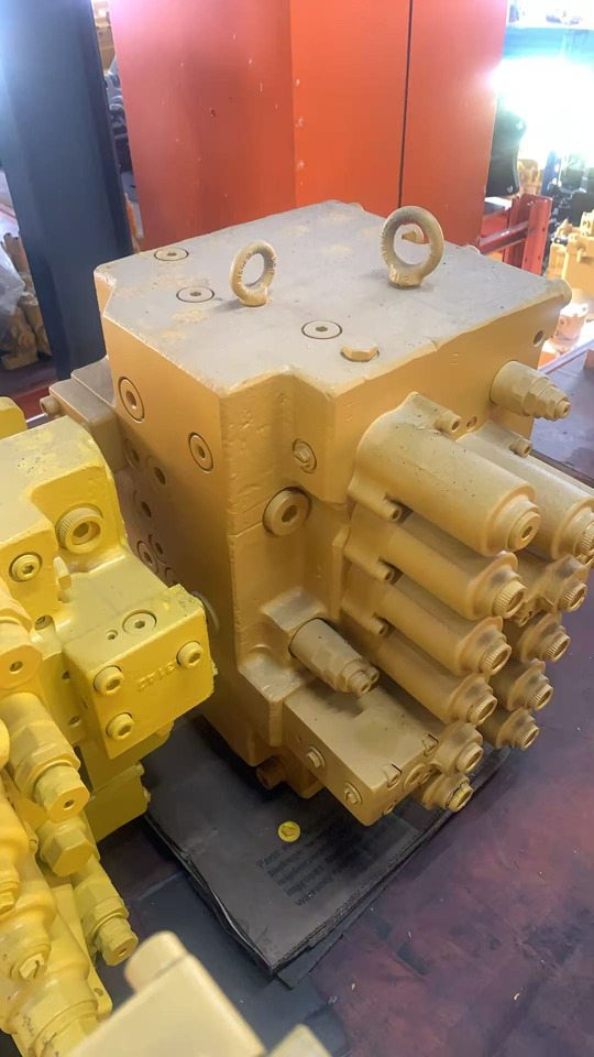 HYUNDAI R210-7 - Hydraulische klep voor Graafmachine: afbeelding 3 HYUNDAI R210-7 - Hydraulische klep voor Graafmachine: afbeelding 3