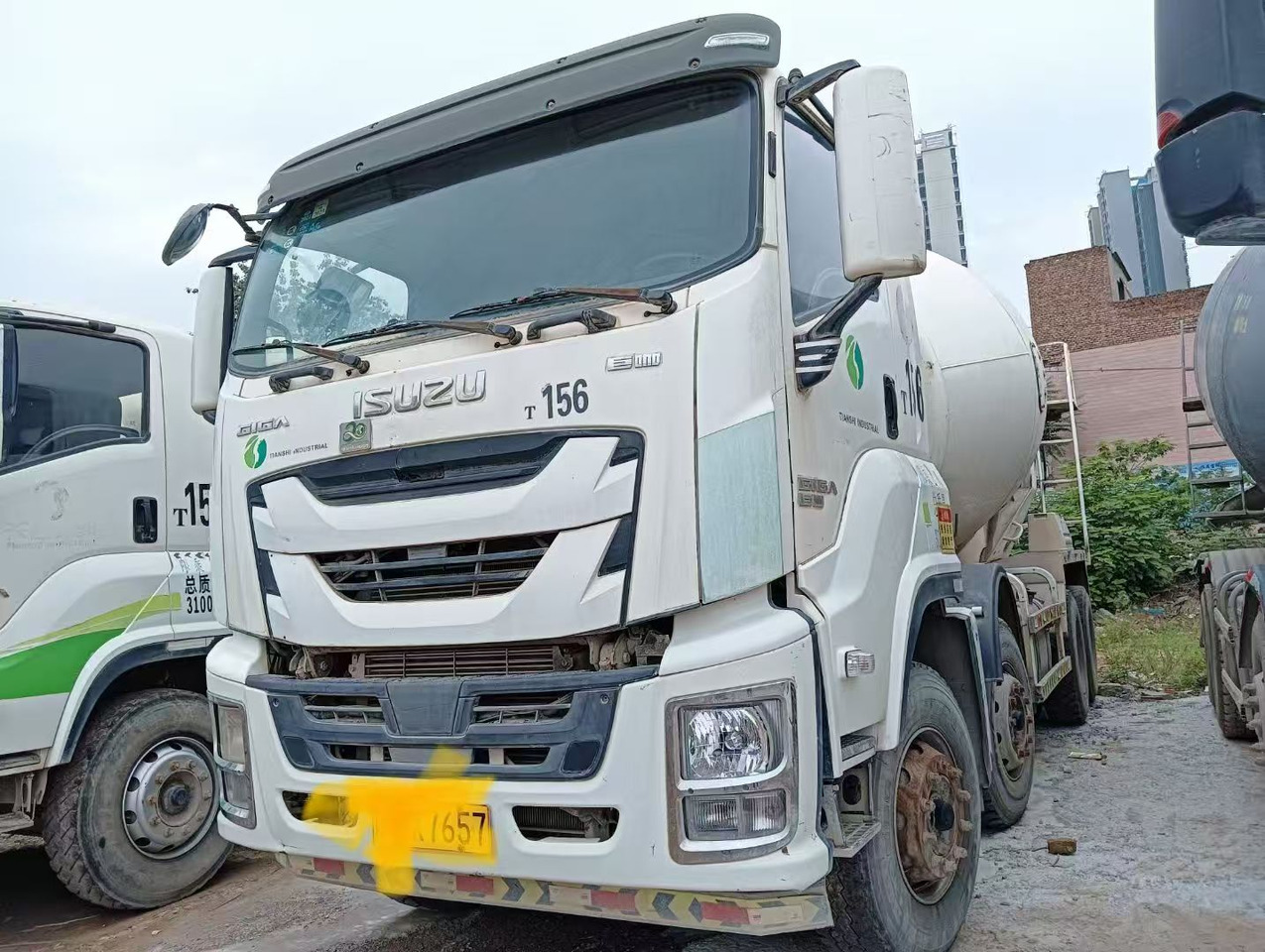 ISUZU ISUZU T156 15 cubic meter mixing tank - Betonmolen: afbeelding 1 ISUZU ISUZU T156 15 cubic meter mixing tank - Betonmolen: afbeelding 1