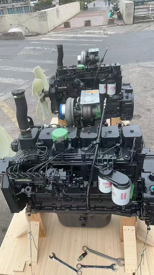KOMATSU 6D102E - Motor voor Graafmachine: afbeelding 1 KOMATSU 6D102E - Motor voor Graafmachine: afbeelding 1