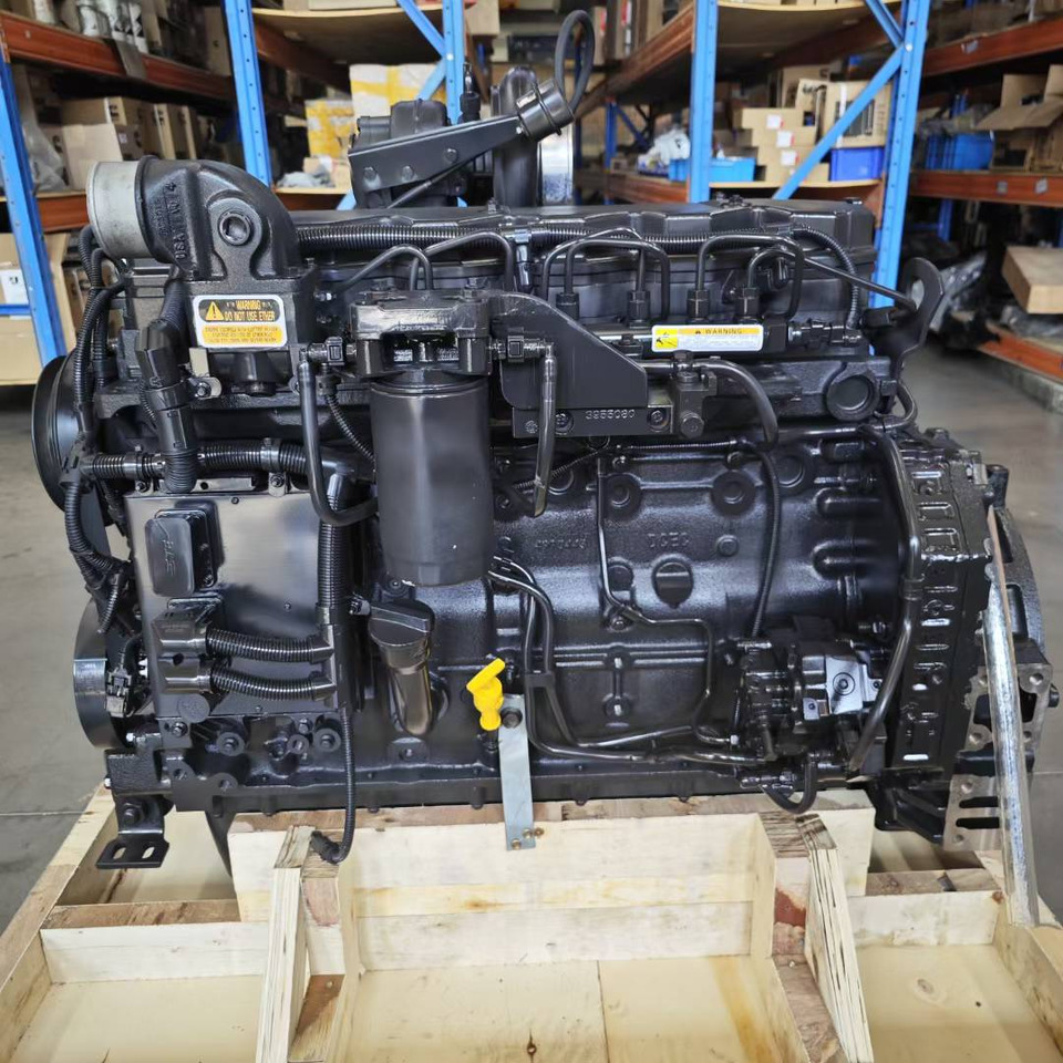 KOMATSU 6D107 - Motor voor Graafmachine: afbeelding 1 KOMATSU 6D107 - Motor voor Graafmachine: afbeelding 1