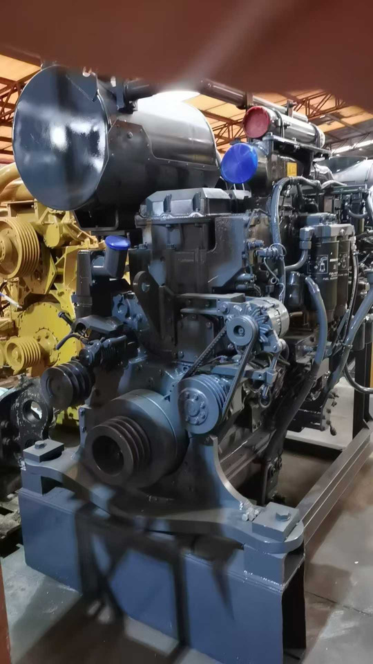 KOMATSU 6D170E-3 - Motor voor Lader: afbeelding 2 KOMATSU 6D170E-3 - Motor voor Lader: afbeelding 2