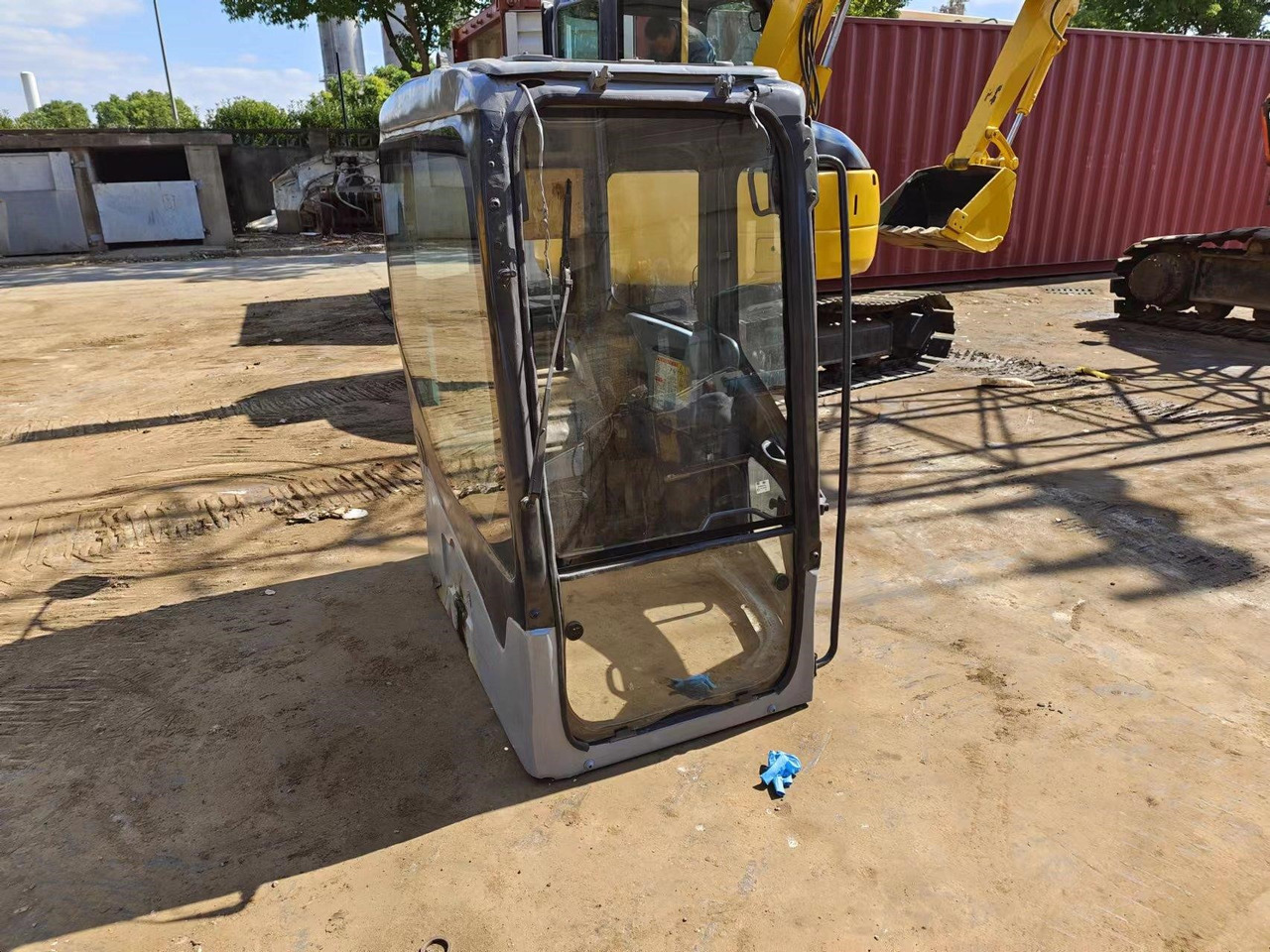 KOMATSU PC78US-6 - Cabine voor Graafmachine: afbeelding 3 KOMATSU PC78US-6 - Cabine voor Graafmachine: afbeelding 3