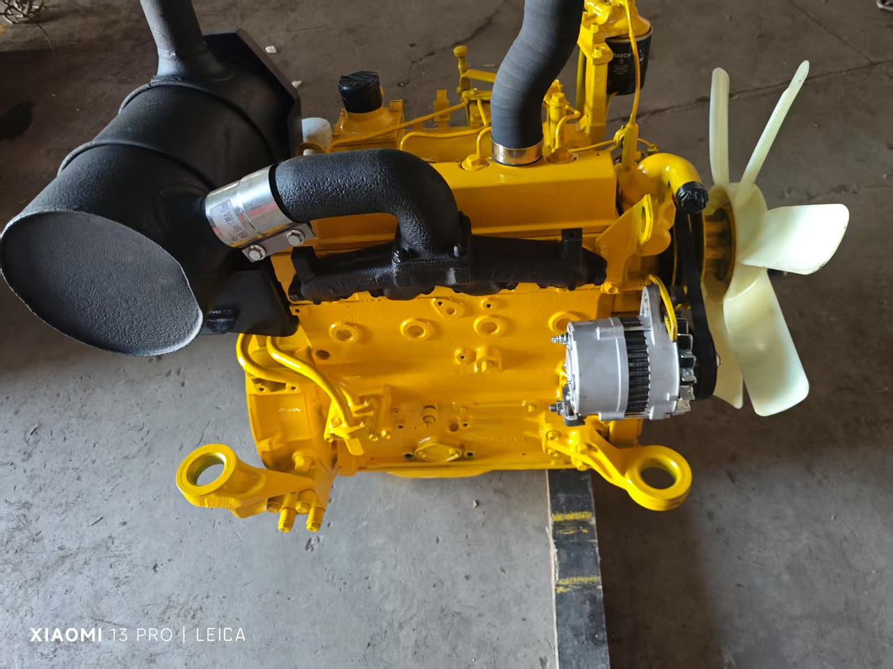 KOMATSU SAA4D95LE - Motor voor Graafmachine: afbeelding 2 KOMATSU SAA4D95LE - Motor voor Graafmachine: afbeelding 2