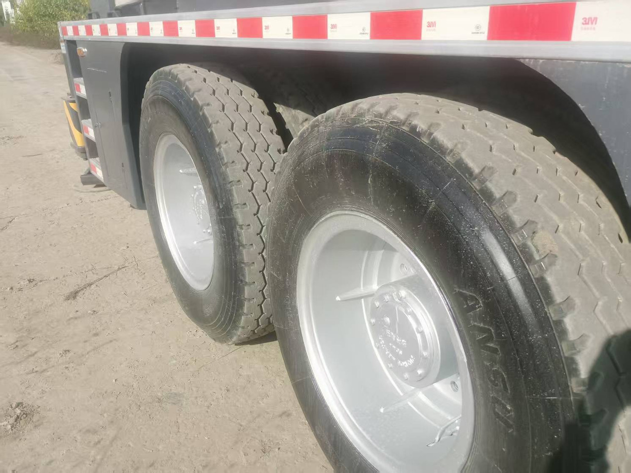 XCMG 70TONS - Kraanwagen: afbeelding 2 XCMG 70TONS - Kraanwagen: afbeelding 2