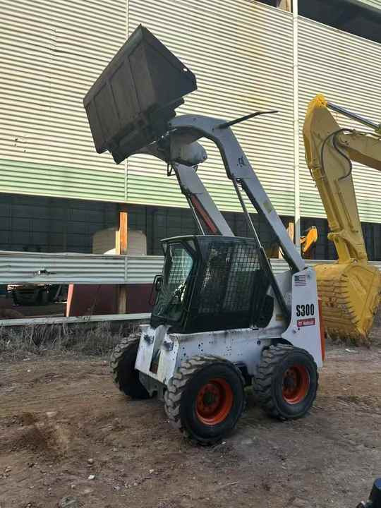 100%Ready Bobcat S300 Well Sold Most Famous Brand High Quality Bobcat S300 Skid Steer Loader for Sale - Wiellader: afbeelding 5 100%Ready Bobcat S300 Well Sold Most Famous Brand High Quality Bobcat S300 Skid Steer Loader for Sale - Wiellader: afbeelding 5
