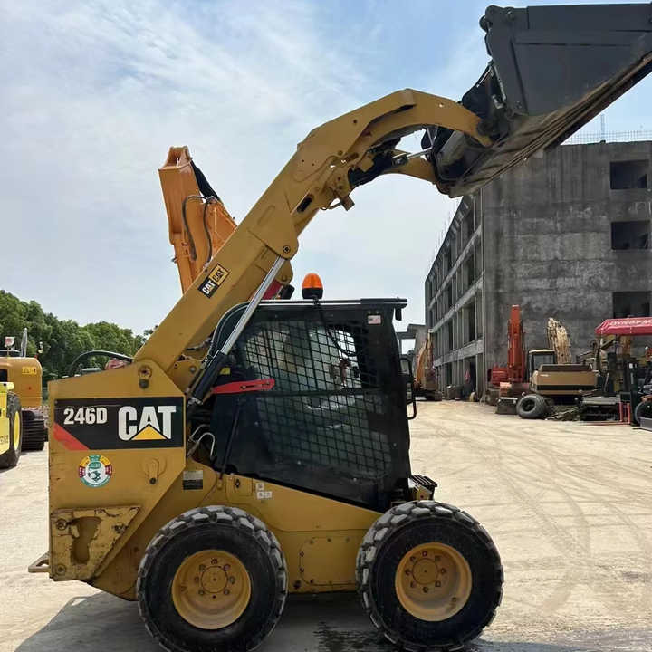 90% New Front Loader Tractor CAT 246D Skid Steer Loader / Used Cat 226B 246C 246d Mini Skid Steer Loader in Stock - Schranklader: afbeelding 1 90% New Front Loader Tractor CAT 246D Skid Steer Loader / Used Cat 226B 246C 246d Mini Skid Steer Loader in Stock - Schranklader: afbeelding 1