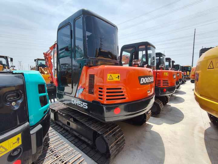 90% New Mini Excavator Doosan DH55, 5-Ton Mini Used High Quality - Minigraafmachine: afbeelding 3 90% New Mini Excavator Doosan DH55, 5-Ton Mini Used High Quality - Minigraafmachine: afbeelding 3