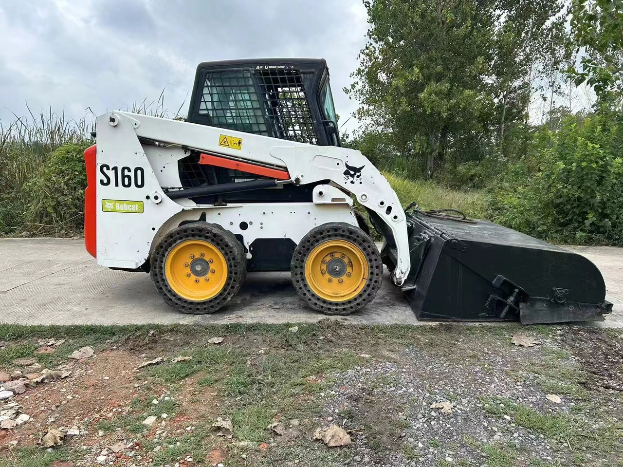 BOBCAT Second-hand Excellent Skidsteer Bobcat S160 - Schranklader: afbeelding 2 BOBCAT Second-hand Excellent Skidsteer Bobcat S160 - Schranklader: afbeelding 2