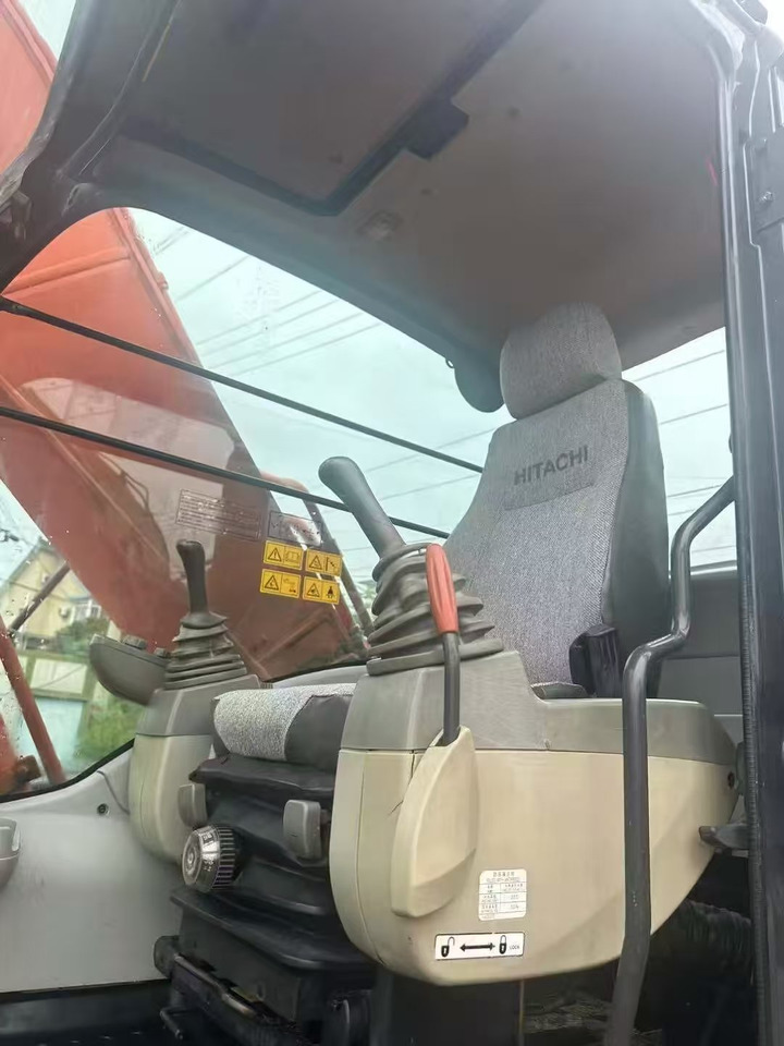 CRAWLER EXCAVATOR Original Japan Hitachi ZX200-5 Excavator Hitachi Excavator in Low Price for Hot Sale - Bouwmachine: afbeelding 3 CRAWLER EXCAVATOR Original Japan Hitachi ZX200-5 Excavator Hitachi Excavator in Low Price for Hot Sale - Bouwmachine: afbeelding 3