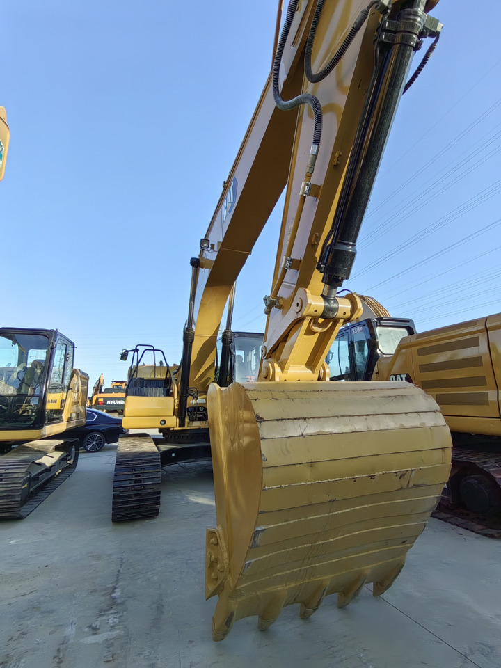 EXCAVATOR Used Cat 330GC Excavator: Unleash Unmatched Power and Precision for All Your Construction Endeavors.Low Price and Good Quality - Bouwmachine: afbeelding 2 EXCAVATOR Used Cat 330GC Excavator: Unleash Unmatched Power and Precision for All Your Construction Endeavors.Low Price and Good Quality - Bouwmachine: afbeelding 2