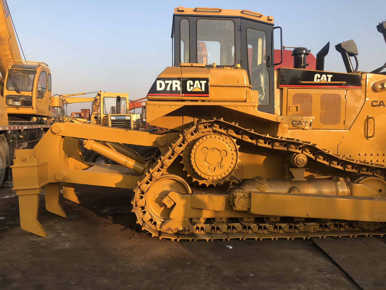 Used bulldozer CAT D7R high quality hotsale - Bouwmachine: afbeelding 5 Used bulldozer CAT D7R high quality hotsale - Bouwmachine: afbeelding 5