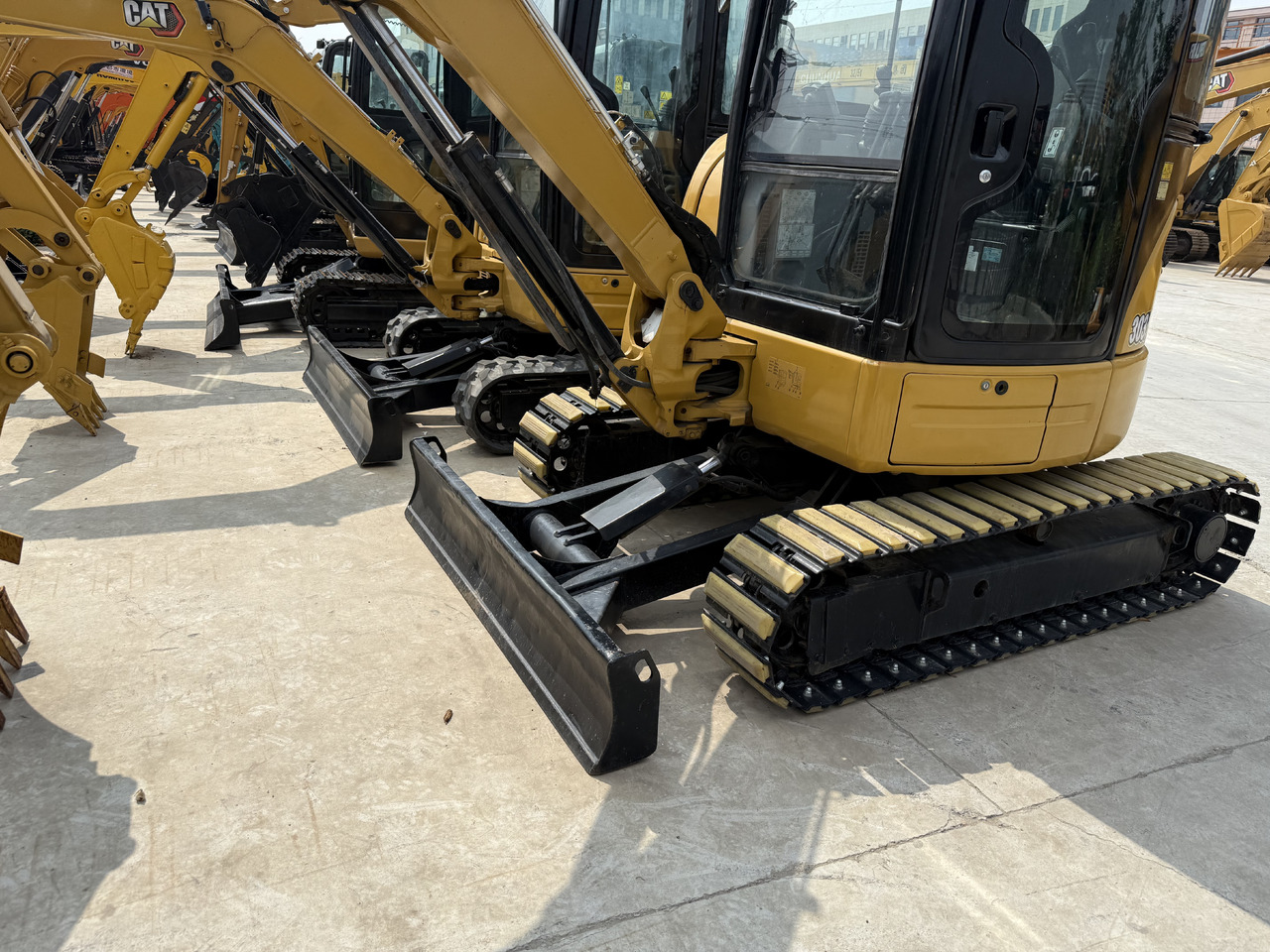 CATERPILLAR 303.5E - Minigraafmachine: afbeelding 5 CATERPILLAR 303.5E - Minigraafmachine: afbeelding 5