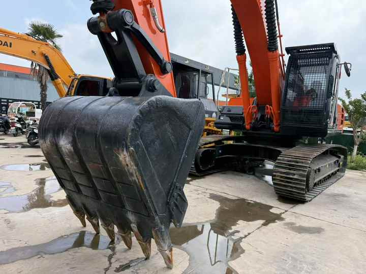 Certified Hitachi ZX350 Excavator | Low Hours, Full Service History | Global Shipping - Rupsgraafmachine: afbeelding 4 Certified Hitachi ZX350 Excavator | Low Hours, Full Service History | Global Shipping - Rupsgraafmachine: afbeelding 4