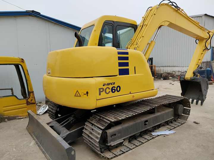 Cheap Used Komatsu PC60-7 Crawler Excavator with High Efficiency Used Heavy Machinery Komatsu P60-7 Digger Cheap for Sale - Rupsgraafmachine: afbeelding 3 Cheap Used Komatsu PC60-7 Crawler Excavator with High Efficiency Used Heavy Machinery Komatsu P60-7 Digger Cheap for Sale - Rupsgraafmachine: afbeelding 3