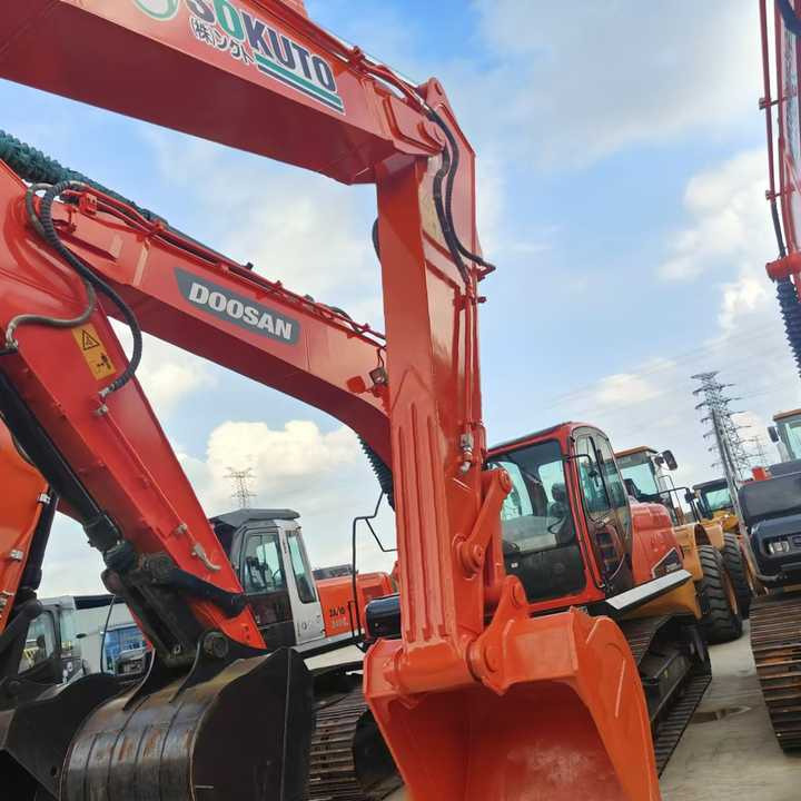 Hitachi Brand Zx210 Crawler Excavator 21tons Digger for Sale Used Hitachi Zx200 210 350 Excavator in Stock on Sale - Graafmachine: afbeelding 2 Hitachi Brand Zx210 Crawler Excavator 21tons Digger for Sale Used Hitachi Zx200 210 350 Excavator in Stock on Sale - Graafmachine: afbeelding 2