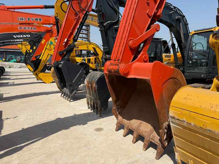 Hitachi Brand Zx210 Crawler Excavator 21tons Digger for Sale Used Hitachi Zx200 210 350 Excavator in Stock on Sale - Graafmachine: afbeelding 5 Hitachi Brand Zx210 Crawler Excavator 21tons Digger for Sale Used Hitachi Zx200 210 350 Excavator in Stock on Sale - Graafmachine: afbeelding 5