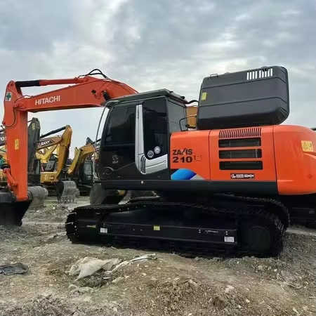 Hitachi Brand Zx210 Crawler Excavator 21tons Digger for Sale Used Hitachi Zx200 210 350 Excavator in Stock on Sale - Graafmachine: afbeelding 1 Hitachi Brand Zx210 Crawler Excavator 21tons Digger for Sale Used Hitachi Zx200 210 350 Excavator in Stock on Sale - Graafmachine: afbeelding 1