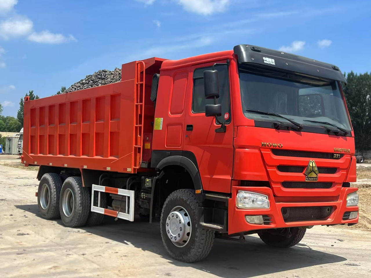 Howo 6*4 10 wheelers Second Hand Dump Truck Used - Bakwagen: afbeelding 4 Howo 6*4 10 wheelers Second Hand Dump Truck Used - Bakwagen: afbeelding 4