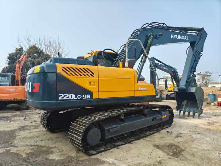 Hyundai 220LC-9S Used Excavator for Mining & Construction | Price Negotiable, Global Shipping - Rupsgraafmachine: afbeelding 3 Hyundai 220LC-9S Used Excavator for Mining & Construction | Price Negotiable, Global Shipping - Rupsgraafmachine: afbeelding 3