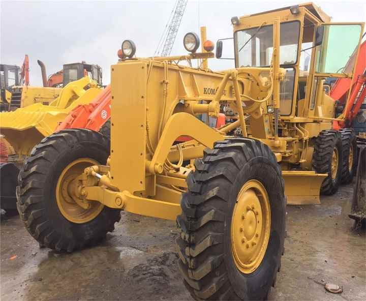 Japan Original Used Komatsu GD661A-1 Motor Grader GD661 in Condition - Grader: afbeelding 1 Japan Original Used Komatsu GD661A-1 Motor Grader GD661 in Condition - Grader: afbeelding 1