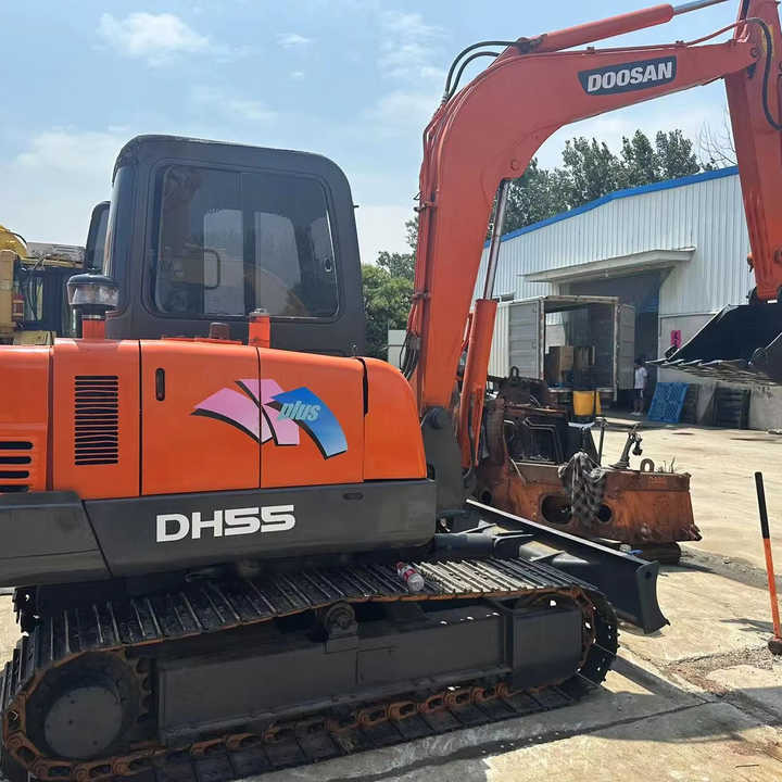 Low Shipping Used Excavator Doosan DH55 Good Condition with Low Hours - Rupsgraafmachine: afbeelding 1 Low Shipping Used Excavator Doosan DH55 Good Condition with Low Hours - Rupsgraafmachine: afbeelding 1