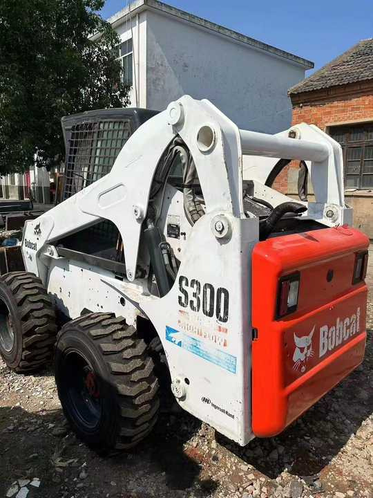 Used Bob Cat Bob Cat S300 Used Skid Steer Wheel Loader Multifunctional Track Loaders Bobcat - Wiellader: afbeelding 4 Used Bob Cat Bob Cat S300 Used Skid Steer Wheel Loader Multifunctional Track Loaders Bobcat - Wiellader: afbeelding 4