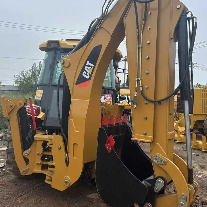 Used Caterpillar CAT 450F Retro Excavator CAT420F Cheap Price for Sale - Graafmachine: afbeelding 5 Used Caterpillar CAT 450F Retro Excavator CAT420F Cheap Price for Sale - Graafmachine: afbeelding 5