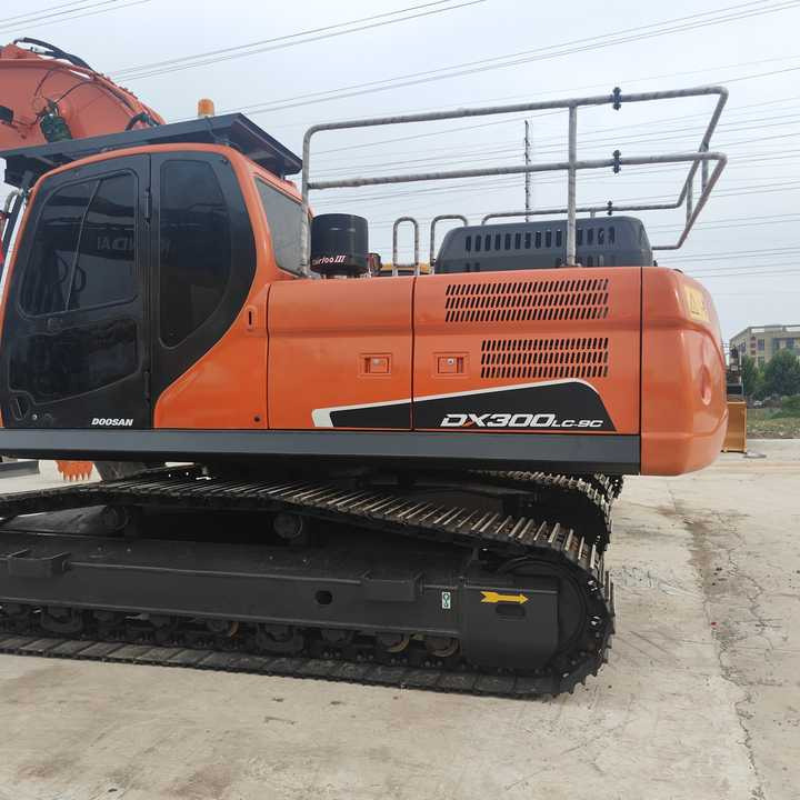 Used Digger DOOSAN DX300 Construction MachineryConstruction Digger Used DOOSAN DX300 Cheap Excavator - Rupsgraafmachine: afbeelding 2 Used Digger DOOSAN DX300 Construction MachineryConstruction Digger Used DOOSAN DX300 Cheap Excavator - Rupsgraafmachine: afbeelding 2