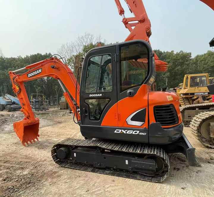 Used Digger DOOSAN DX60 Construction Machinery Construction Digger Used DOOSAN DX60 Cheap Excavator - Rupsgraafmachine: afbeelding 3 Used Digger DOOSAN DX60 Construction Machinery Construction Digger Used DOOSAN DX60 Cheap Excavator - Rupsgraafmachine: afbeelding 3