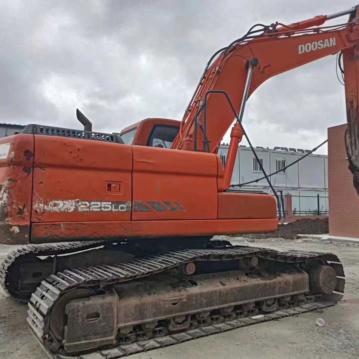 Used Digger Doosan DX225LC-9T Construction Machinery Construction Digger Used Doosan DX225LC-9T Cheap Excavator - Rupsgraafmachine: afbeelding 1 Used Digger Doosan DX225LC-9T Construction Machinery Construction Digger Used Doosan DX225LC-9T Cheap Excavator - Rupsgraafmachine: afbeelding 1