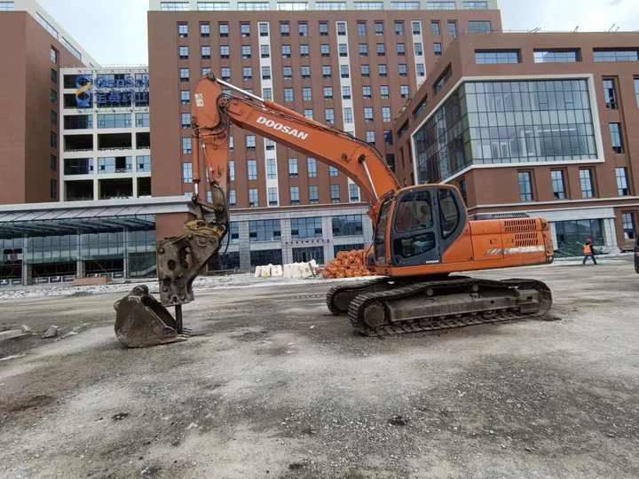 Used Digger Doosan DX225LC-9T Construction Machinery Construction Digger Used Doosan DX225LC-9T Cheap Excavator - Rupsgraafmachine: afbeelding 2 Used Digger Doosan DX225LC-9T Construction Machinery Construction Digger Used Doosan DX225LC-9T Cheap Excavator - Rupsgraafmachine: afbeelding 2